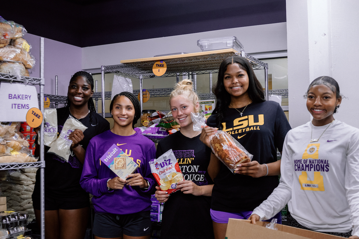 Student-Athletes in the pantry Student-athletes volunteer in the pantry