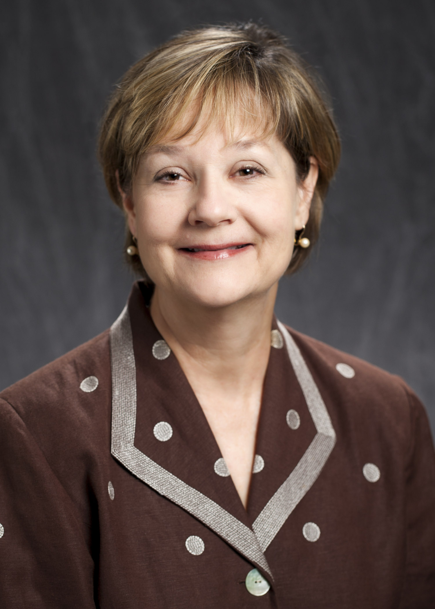 Headshot of Roxanne Dill